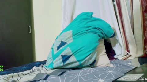 Snapshot of paulhot18 chatting on September 20, 2025, 1:17 am Paul Mklain online show from September 20, 2025, 1:17 am