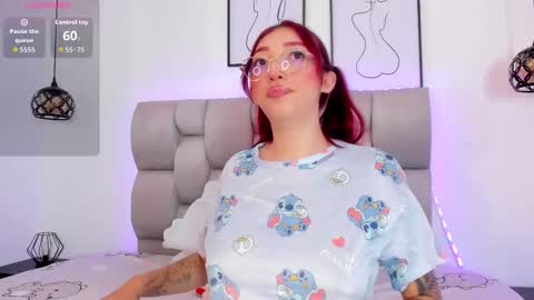 paulina_881 online show from January 11, 2026, 4:17 am