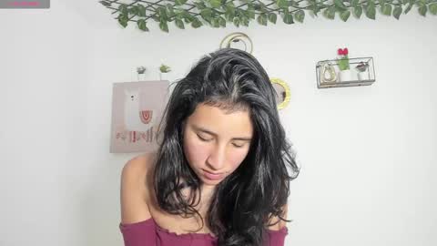 Snapshot of paulina_moons_1 chatting on February 19, 2025, 4:55 am paulina moos 1 online show from February 19, 2025, 4:55 am