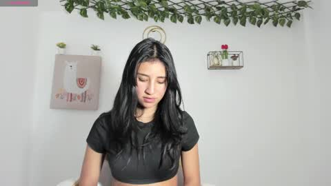 Snapshot of paulina_moons_1 chatting on March 4, 2025, 2:27 am paulina moos 1 online show from March 4, 2025, 2:27 am