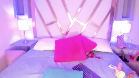   online show from November 20, 2025, 8:08 pm