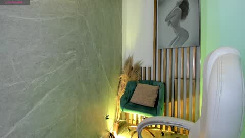 Paulina Belle online show from April 4, 2026, 1:08 pm