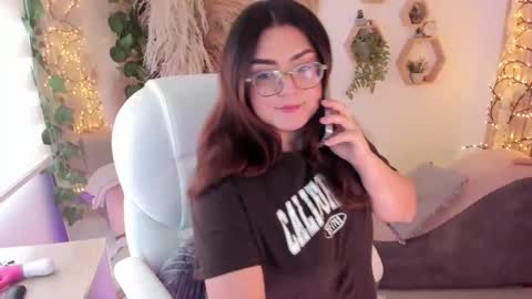 Estefania online show from June 3, 2026, 3:50 pm