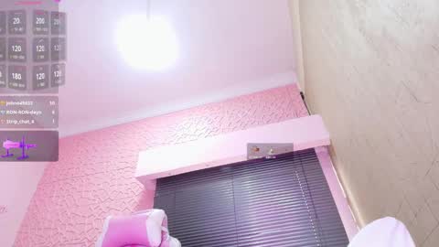 PaulinaSaennz online show from January 24, 2025, 4:06 pm