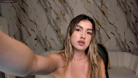 Paulina Santos  online show from March 3, 2025, 7:06 pm