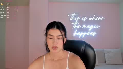 Paulina Santos  online show from September 27, 2025, 7:30 pm