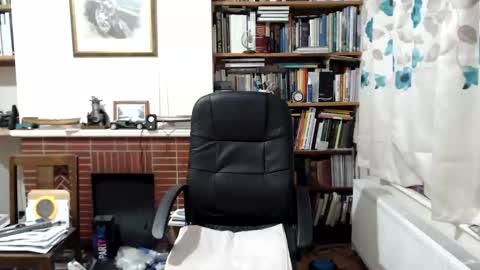 Snapshot of paull56r_ chatting on October 12, 2025, 10:09 pm Hi Im Paul online show from October 12, 2025, 10:09 pm