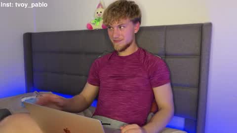 Snapshot of pavelrey chatting on April 26, 2026, 8:28 pm Pavel online show from April 26, 2026, 8:28 pm