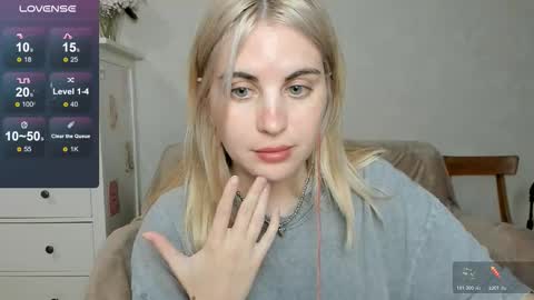 Allisses online show from October 27, 2025, 11:47 am