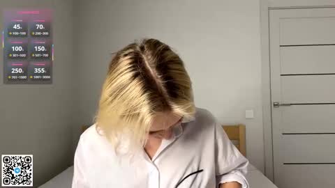 Lola online show from November 14, 2025, 2:38 pm