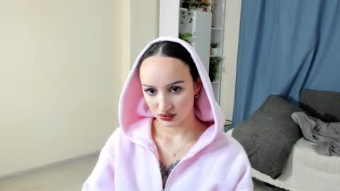 Violetta online show from November 22, 2025, 8:02 am