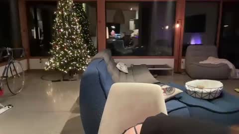 Effyyyyy online show from December 13, 2024, 6:31 am