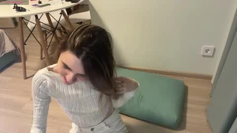 Snapshot of peachy_keens chatting on May 11, 2026, 6:38 pm Peachy online show from May 11, 2026, 6:38 pm