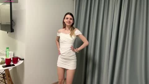 Snapshot of peachy_keens chatting on May 20, 2026, 5:41 pm Peachy online show from May 20, 2026, 5:41 pm