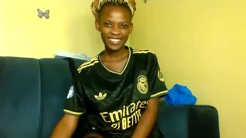 Snapshot of peachy_mummie chatting on September 12, 2025, 12:11 am peachie online show from September 12, 2025, 12:11 am