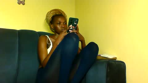 Snapshot of peachy_mummie chatting on September 25, 2025, 7:06 pm peachie online show from September 25, 2025, 7:06 pm