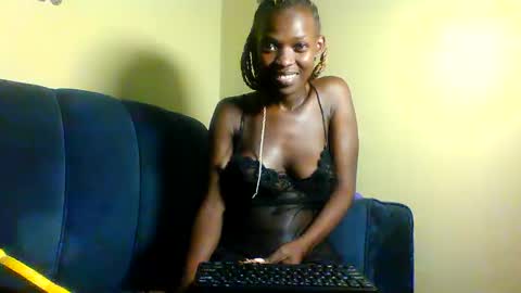 Snapshot of peachy_mummie chatting on October 4, 2025, 8:12 am peachie online show from October 4, 2025, 8:12 am