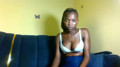 Snapshot of peachy_mummie chatting on October 16, 2025, 6:09 pm peachie online show from October 16, 2025, 6:09 pm