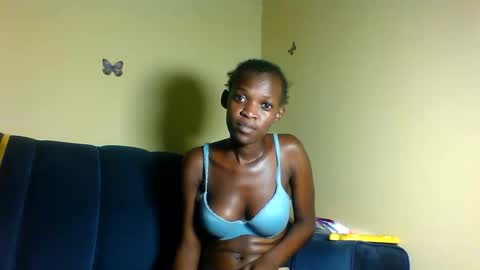 Snapshot of peachy_mummie chatting on November 8, 2025, 6:40 pm peachie online show from November 8, 2025, 6:40 pm
