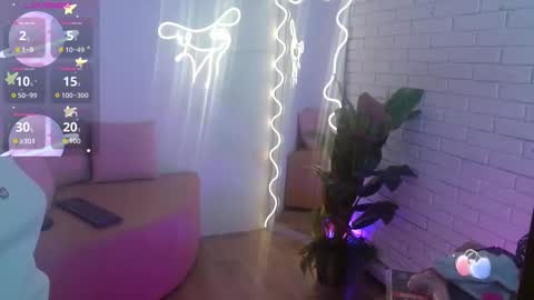 peachy_tay online show from November 10, 2025, 11:42 am