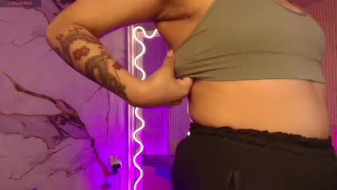 peachy_tay online show from March 19, 2026, 11:36 am