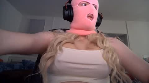 Snapshot of peachydemi chatting on June 8, 2026, 10:21 pm peachydemi online show from June 8, 2026, 10:21 pm
