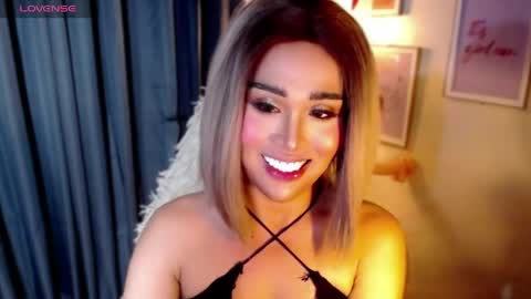 Snapshot of peakaboo_xx chatting on May 27, 2026, 4:37 pm Angel Creamdensada online show from May 27, 2026, 4:37 pm