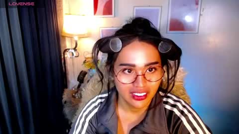 Snapshot of peakaboo_xx chatting on June 2, 2026, 6:54 pm Angel Creamdensada online show from June 2, 2026, 6:54 pm