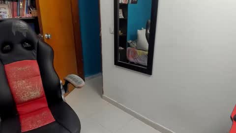 Tangerine Penaut online show from December 16, 2025, 11:54 pm