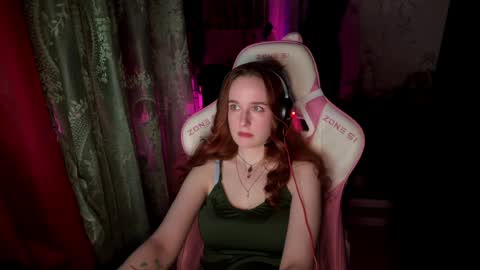 Snapshot of pearlprincess_ chatting on May 10, 2026, 4:23 pm Adelina online show from May 10, 2026, 4:23 pm