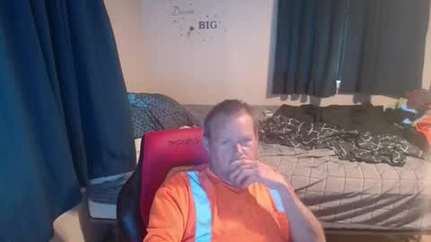 Snapshot of pecker40 chatting on April 19, 2026, 11:29 pm pecker40 online show from April 19, 2026, 11:29 pm