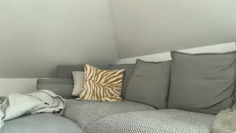 pedanios0711 online show from March 24, 2026, 9:58 am