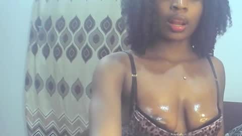 Snapshot of peetyface chatting on October 19, 2025, 11:05 pm Lizzy online show from October 19, 2025, 11:05 pm