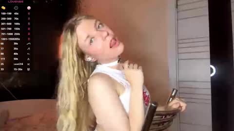 Snapshot of peggymeggy chatting on September 10, 2025, 4:40 pm Mary online show from September 10, 2025, 4:40 pm