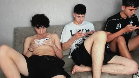 Snapshot of pelusos_mens chatting on September 12, 2025, 1:33 pm CAIN-19 ALLEN-18 RONALD-18 AUSTIN-18 MOD DANTE online show from September 12, 2025, 1:33 pm