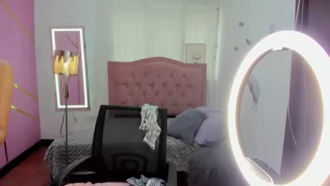 peneelopeecute online show from January 3, 2025, 8:01 pm