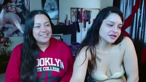 Snapshot of penelopeandmarilyn chatting on July 21, 2026, 1:57 pm Penelope and my girlfriend Marilyn online show from July 21, 2026, 1:57 pm