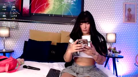 Penelope  Lets get to 100 hands up  online show from May 17, 2026, 4:10 am