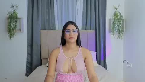 penelophe01 online show from April 11, 2026, 8:57 pm