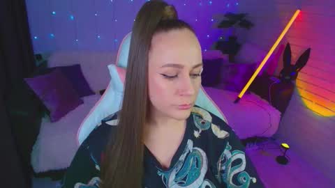 Dia  online show from November 15, 2025, 4:14 pm