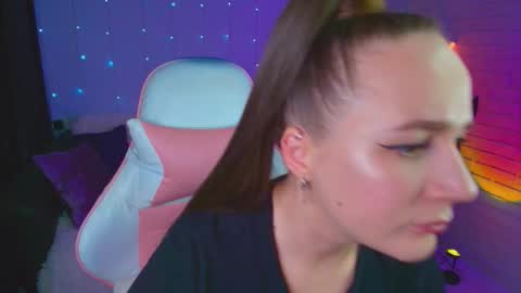 Snapshot of pepper_cat chatting on November 21, 2025, 10:30 pm Dia online show from November 21, 2025, 10:30 pm