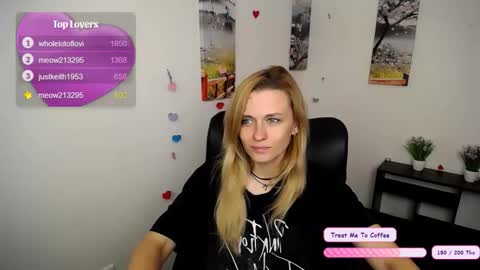 Mia online show from October 21, 2025, 6:03 am