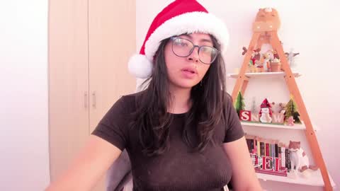 Snapshot of perfect__ana chatting on December 16, 2024, 3:22 pm Sarah Ana Banana online show from December 16, 2024, 3:22 pm