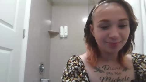 Snapshot of perfectly222peachy chatting on September 15, 2025, 1:44 pm perfectly222peachy online show from September 15, 2025, 1:44 pm