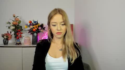 Cindy online show from November 5, 2025, 6:46 am