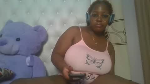 Snapshot of periwinkle20 chatting on March 25, 2026, 6:25 pm Taurus online show from March 25, 2026, 6:25 pm