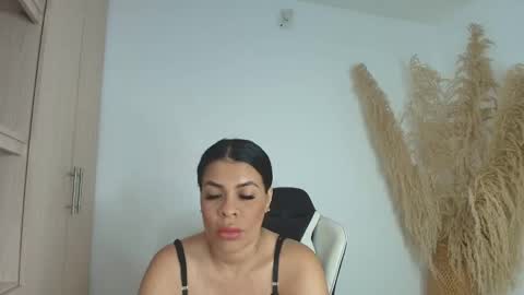 PERLA online show from September 24, 2025, 8:23 pm