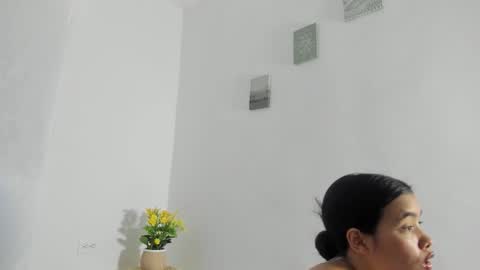 Perla mistc online show from March 28, 2026, 5:01 pm