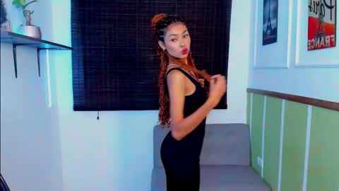 Perla online show from November 4, 2025, 8:52 pm