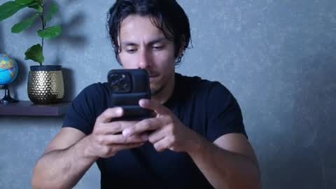 andres    online show from June 17, 2026, 6:09 pm